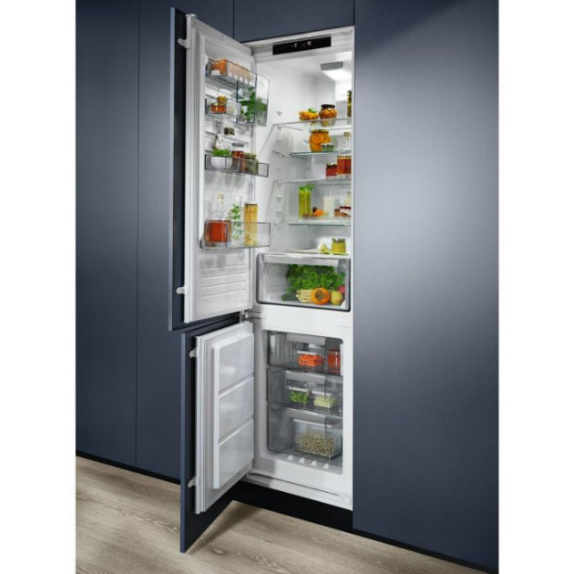 Комбиниран хладилник с фризер за вграждане ELECTROLUX ENS8TE19S